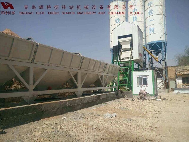 輝特攪拌站50站采用計算機(jī)加儀表的控制系統(tǒng)，計算速度快