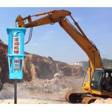 大型機(jī)機(jī)載式液壓劈裂機(jī)