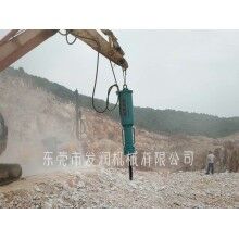 開(kāi)挖井樁巖石液壓機(jī)械設(shè)備液壓劈石機(jī)