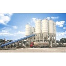 HZS180大型環(huán)保站皮帶上料，生產(chǎn)量大