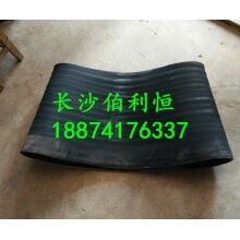 專業(yè)供應(yīng)攪拌機(jī)配件，中聯(lián)攪拌機(jī)配件，中聯(lián)HZS120P型下料斗膠桶